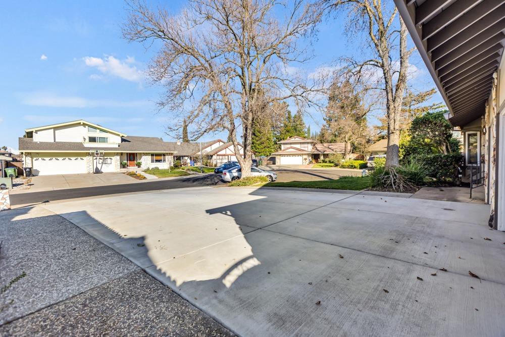 Hazel Crest Court, Elk Grove, California image 7