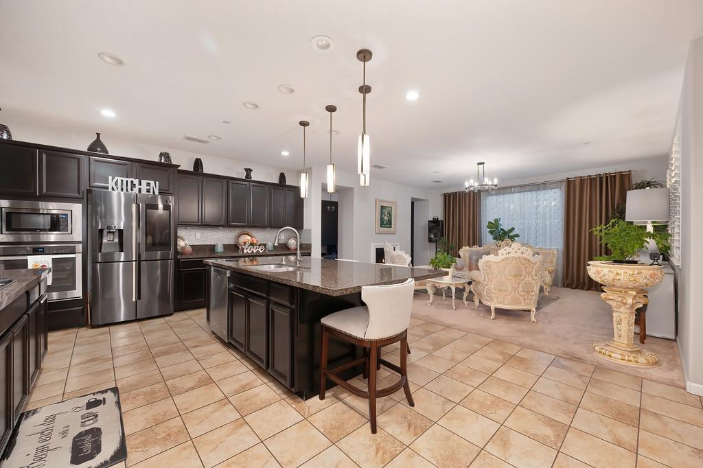Detail Gallery Image 17 of 72 For 18273 E Melones Dr, Lathrop,  CA 95330 - 4 Beds | 3/1 Baths