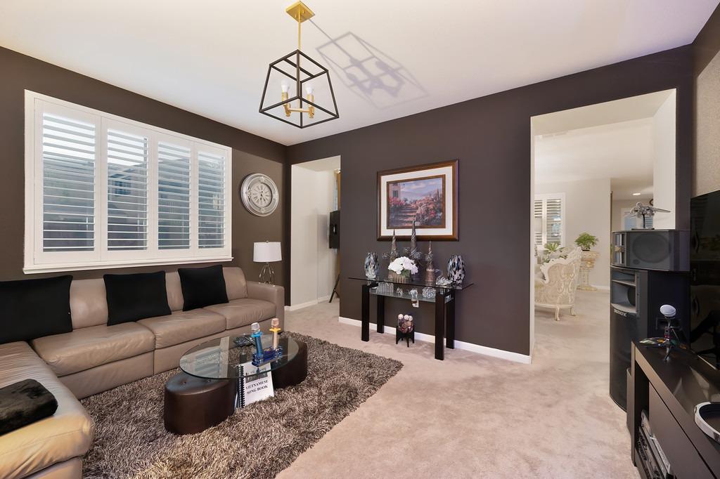 Detail Gallery Image 13 of 72 For 18273 E Melones Dr, Lathrop,  CA 95330 - 4 Beds | 3/1 Baths