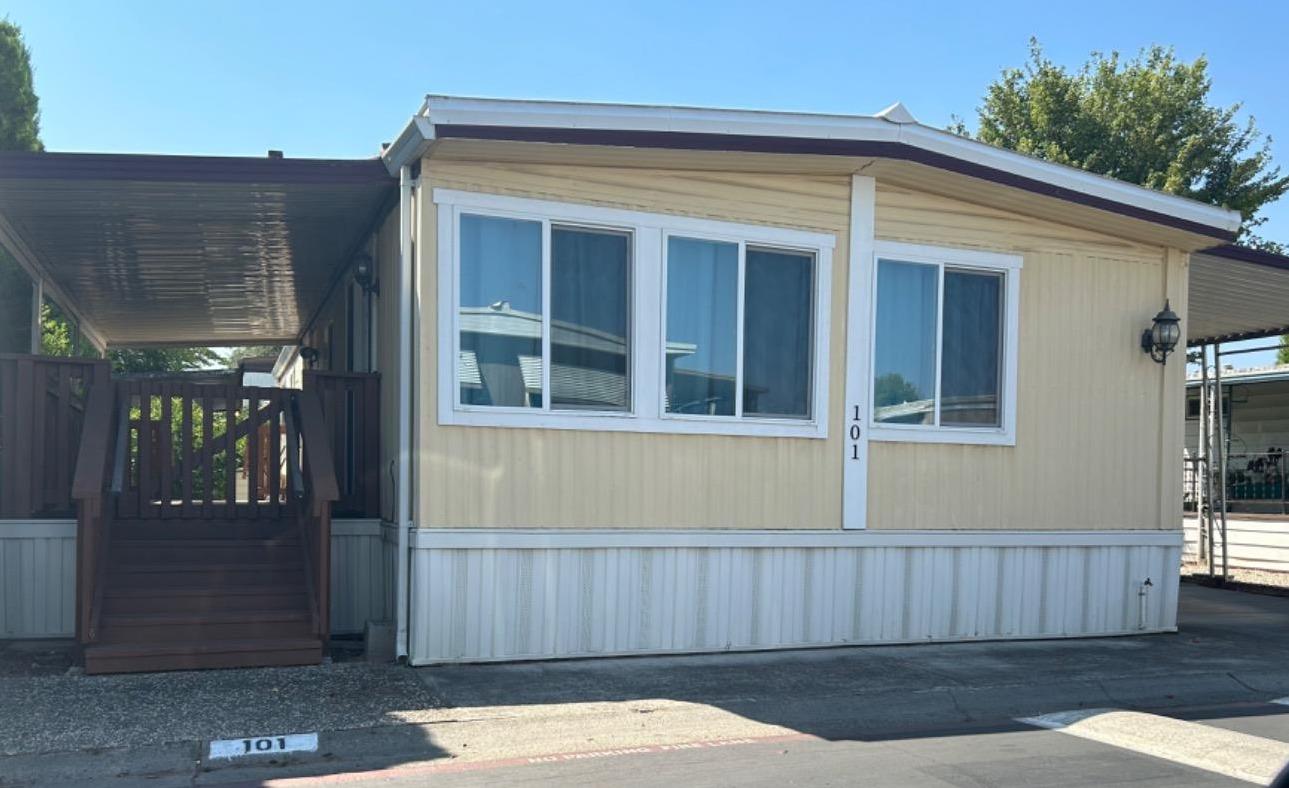 Detail Gallery Image 1 of 1 For 5040 Jackson St 101, North Highlands,  CA 95660 - 2 Beds | 2 Baths