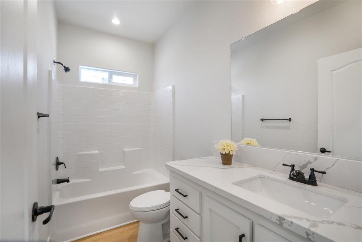 W Citracado Parkway #57, Escondido, California image 10