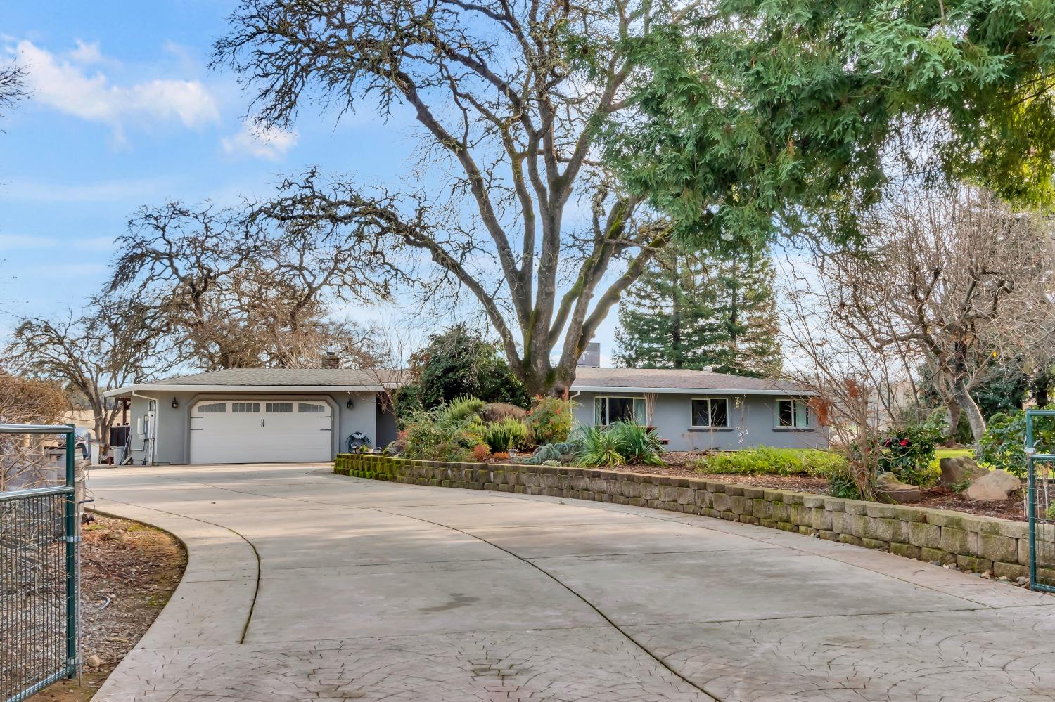 Detail Gallery Image 1 of 1 For 2537 White Oak Rd, Rescue,  CA 95672 - 4 Beds | 2 Baths