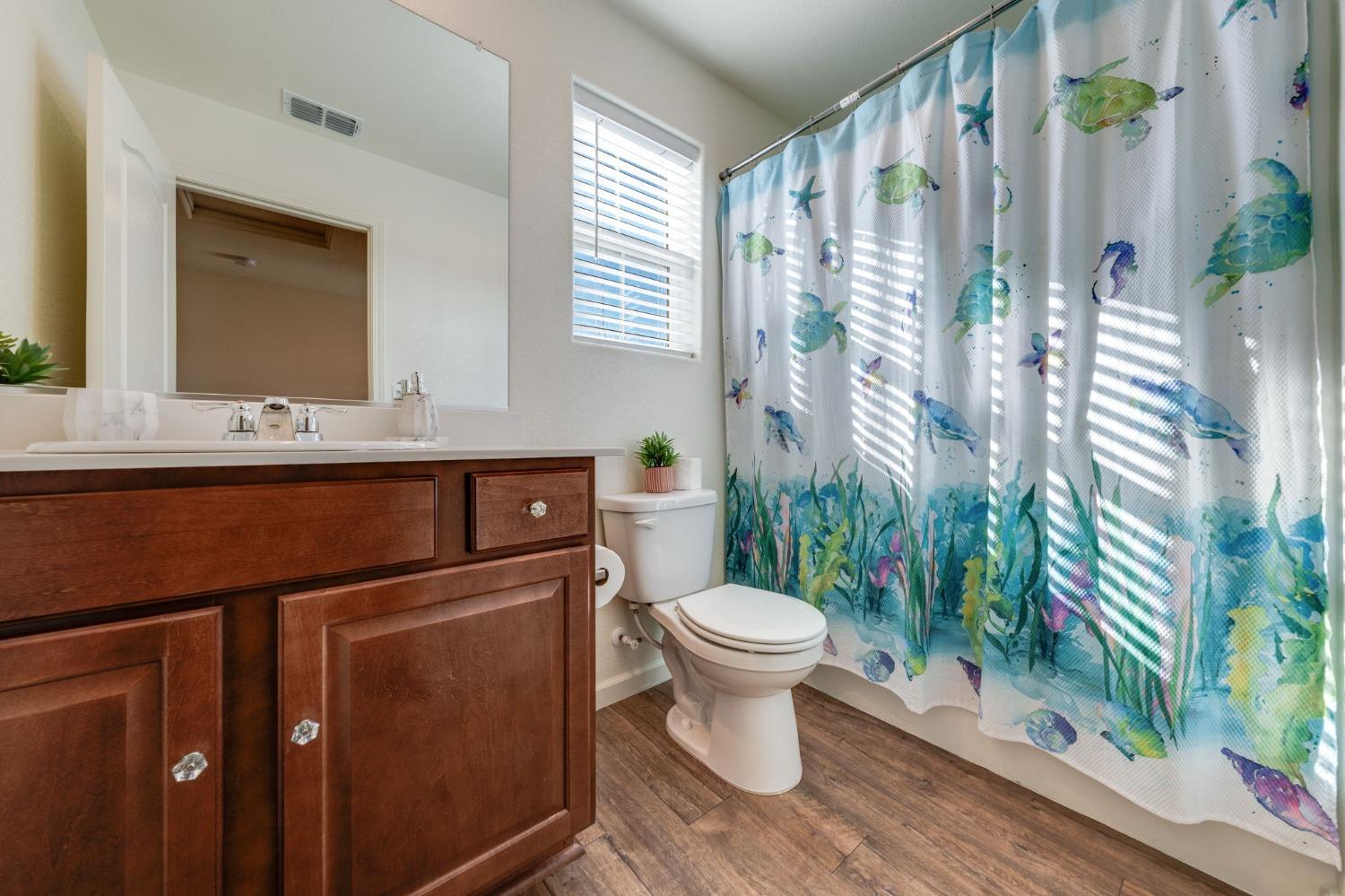 Detail Gallery Image 21 of 34 For 725 Sandstone Dr, Stockton,  CA 95206 - 3 Beds | 3 Baths