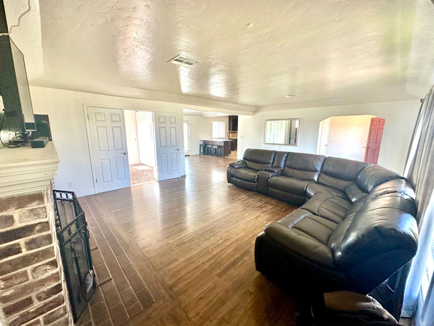 Detail Gallery Image 6 of 55 For 917 N Central Ave, Modesto,  CA 95351 - 3 Beds | 2 Baths