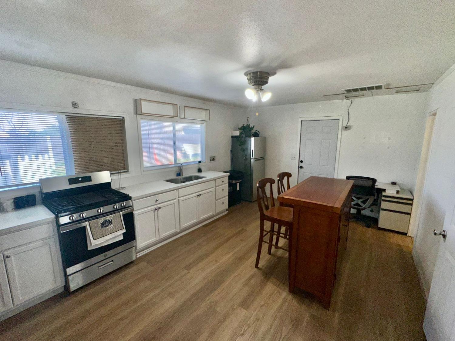 Detail Gallery Image 34 of 55 For 917 N Central Ave, Modesto,  CA 95351 - 3 Beds | 2 Baths