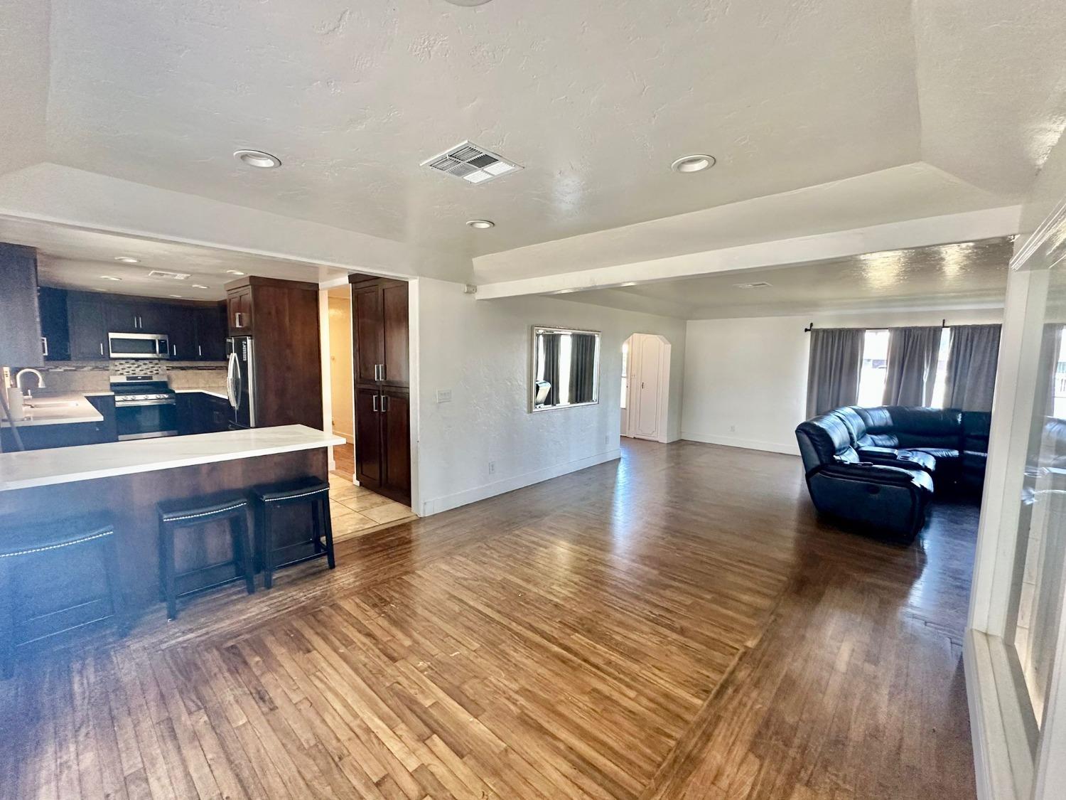 Detail Gallery Image 8 of 55 For 917 N Central Ave, Modesto,  CA 95351 - 3 Beds | 2 Baths
