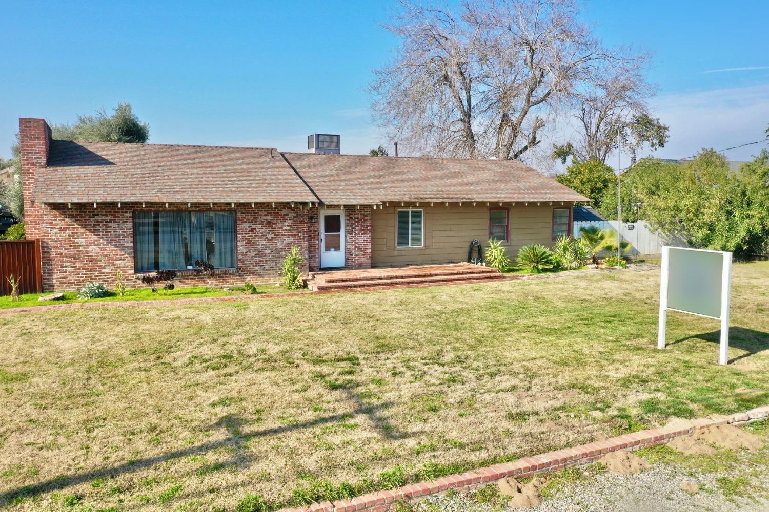 Detail Gallery Image 2 of 55 For 917 N Central Ave, Modesto,  CA 95351 - 3 Beds | 2 Baths