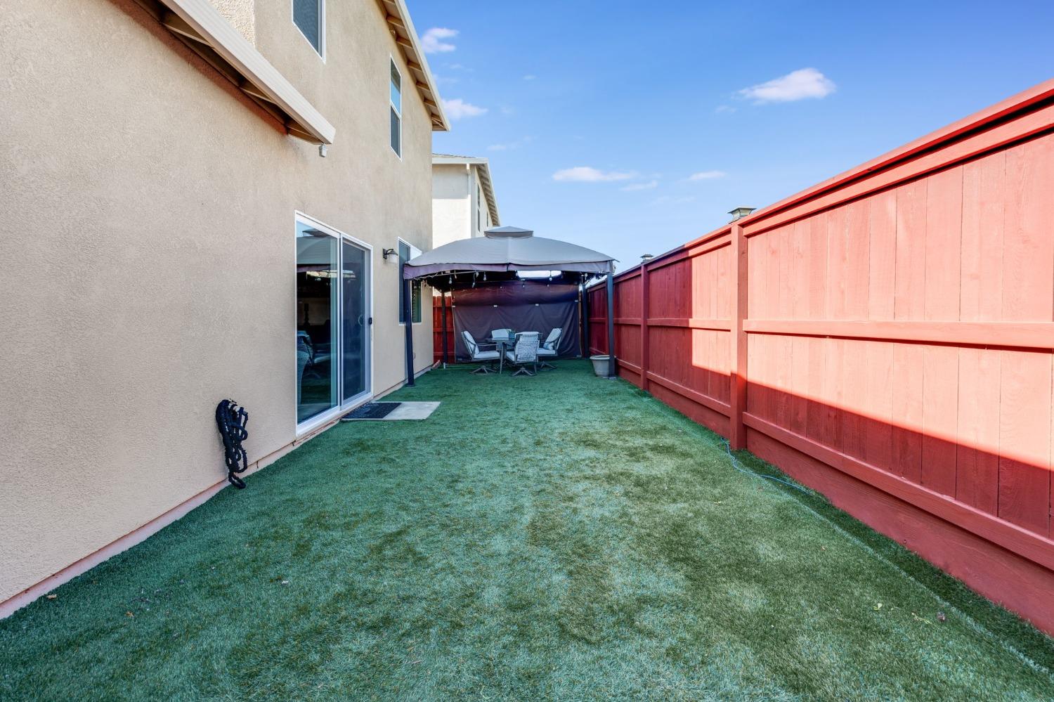 Detail Gallery Image 31 of 34 For 725 Sandstone Dr, Stockton,  CA 95206 - 3 Beds | 3 Baths