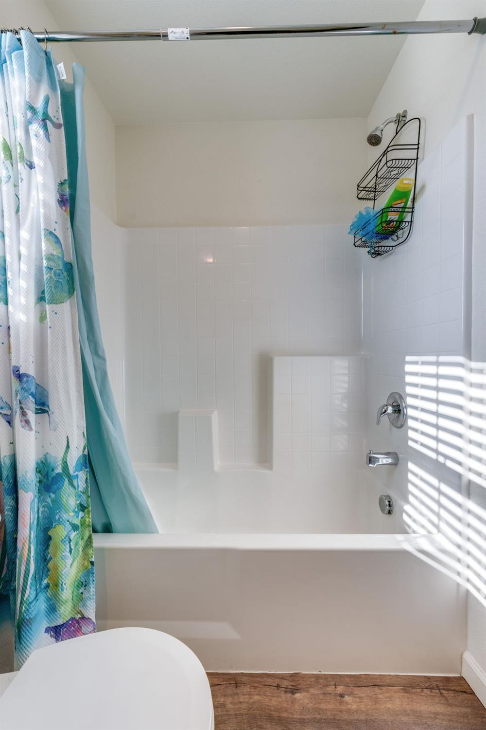 Detail Gallery Image 22 of 34 For 725 Sandstone Dr, Stockton,  CA 95206 - 3 Beds | 3 Baths