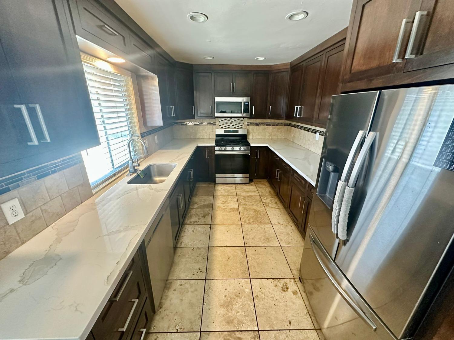 Detail Gallery Image 12 of 55 For 917 N Central Ave, Modesto,  CA 95351 - 3 Beds | 2 Baths