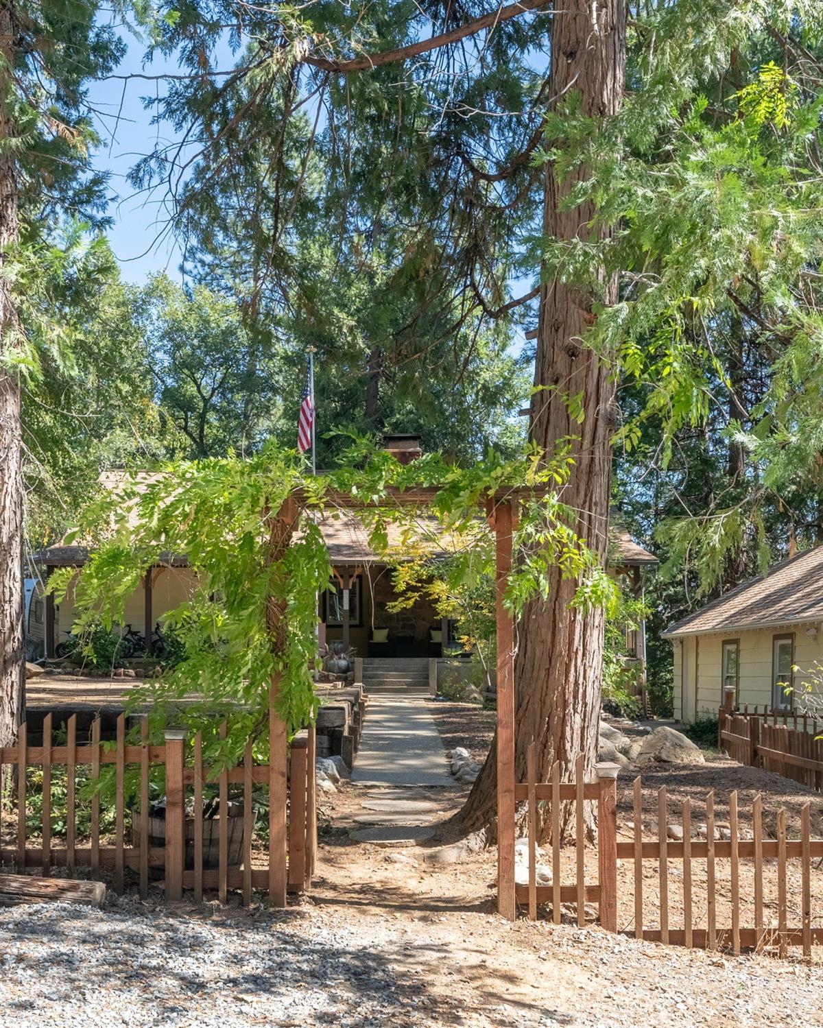 Hillcrest Drive, Hathaway Pines, California image 6