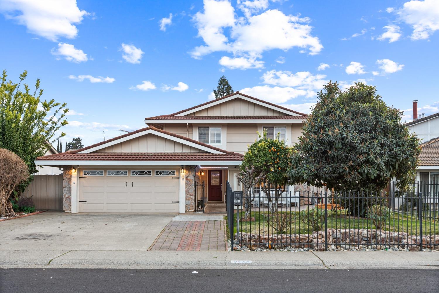 Detail Gallery Image 1 of 1 For 9988 Bexley Dr, Sacramento,  CA 95827 - 5 Beds | 3 Baths