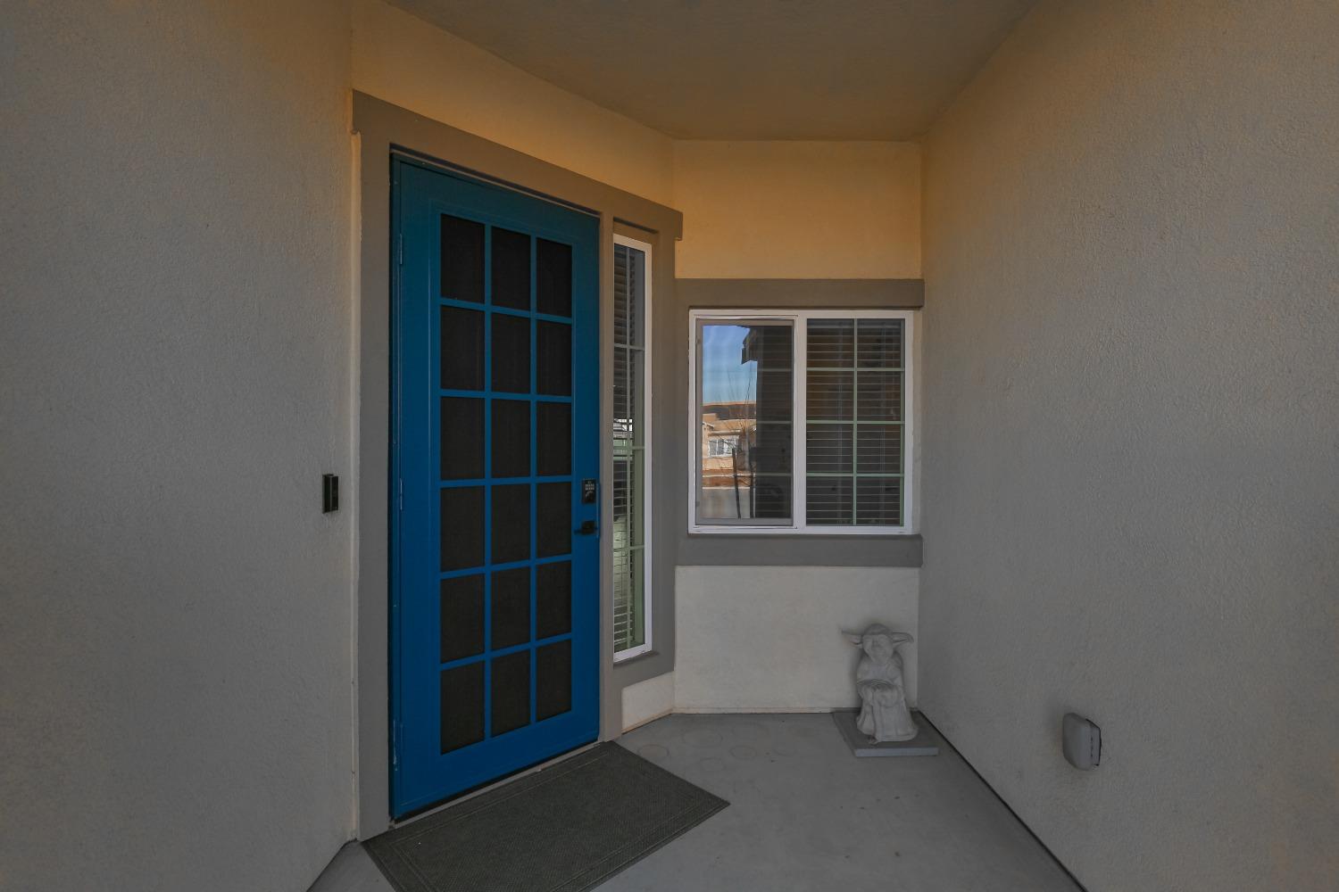 Detail Gallery Image 7 of 55 For 2008 Ellesworth Ct, Plumas Lake,  CA 95961 - 5 Beds | 3 Baths