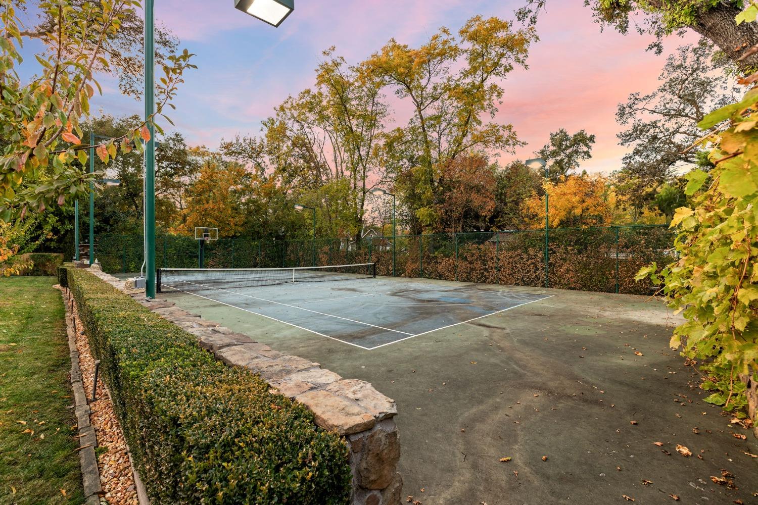 Detail Gallery Image 83 of 84 For 601 Crocker Rd, Sacramento,  CA 95864 - 4 Beds | 4/1 Baths