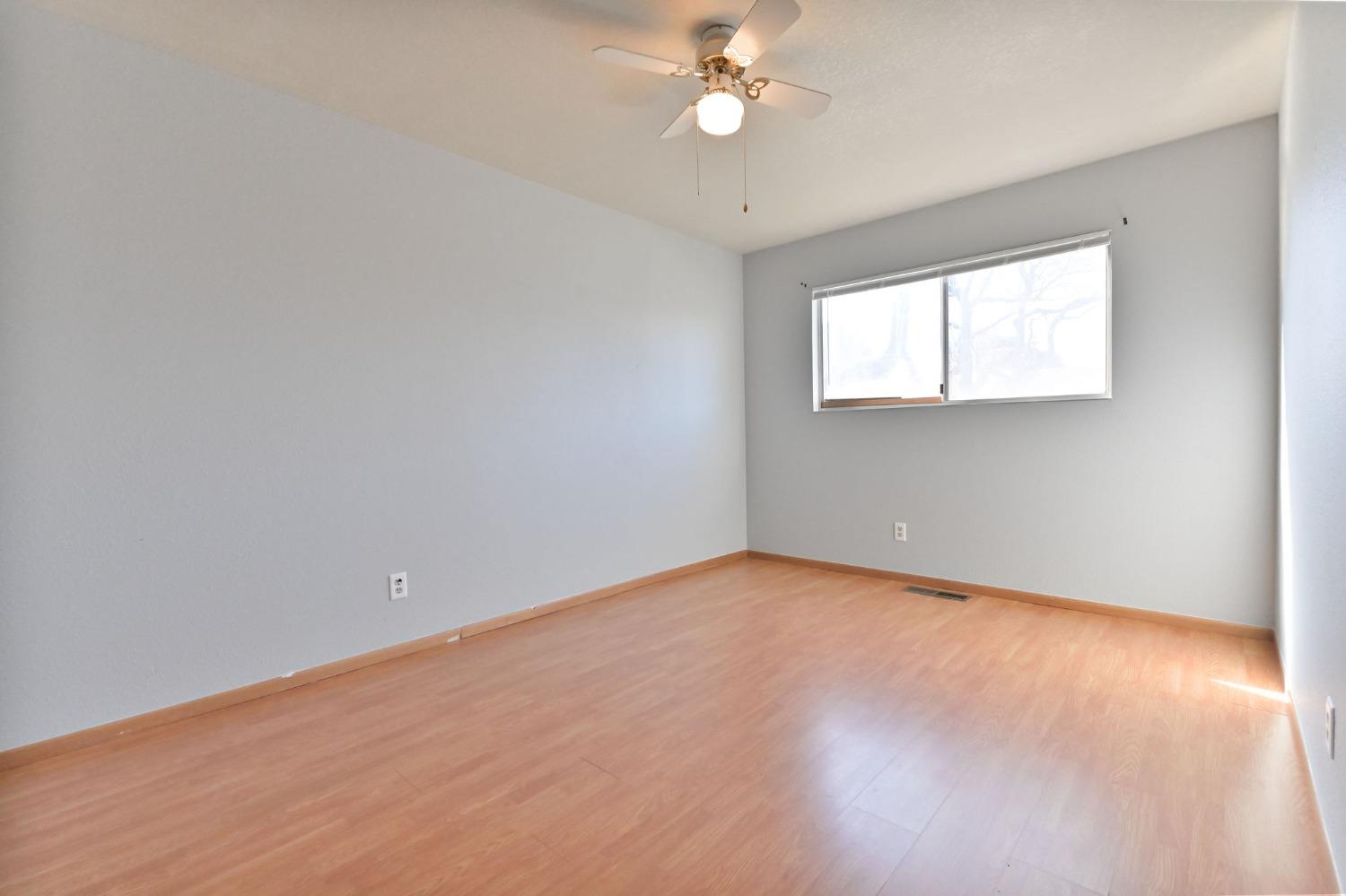 Detail Gallery Image 28 of 44 For 1413 Seville Way, Modesto,  CA 95355 - 3 Beds | 2 Baths