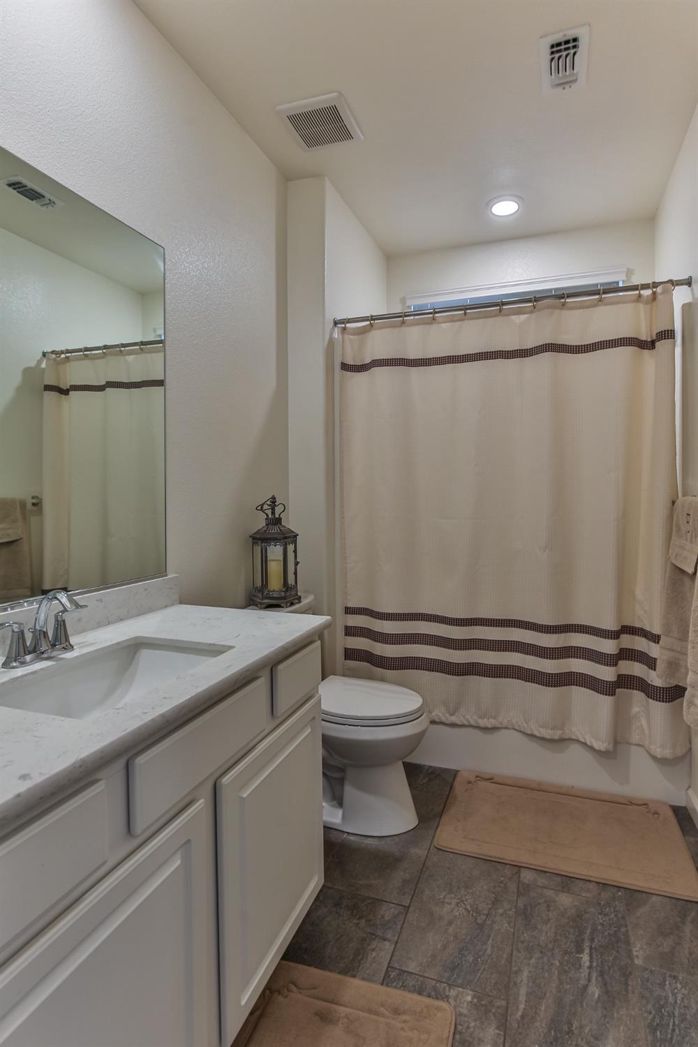 Detail Gallery Image 41 of 55 For 2008 Ellesworth Ct, Plumas Lake,  CA 95961 - 5 Beds | 3 Baths