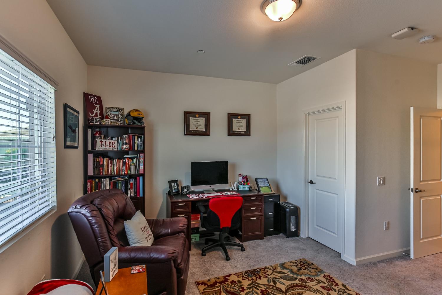Detail Gallery Image 37 of 55 For 2008 Ellesworth Ct, Plumas Lake,  CA 95961 - 5 Beds | 3 Baths