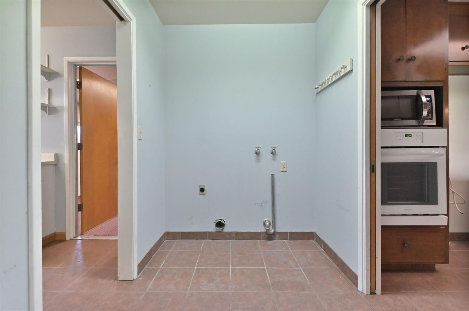 Detail Gallery Image 23 of 44 For 1413 Seville Way, Modesto,  CA 95355 - 3 Beds | 2 Baths