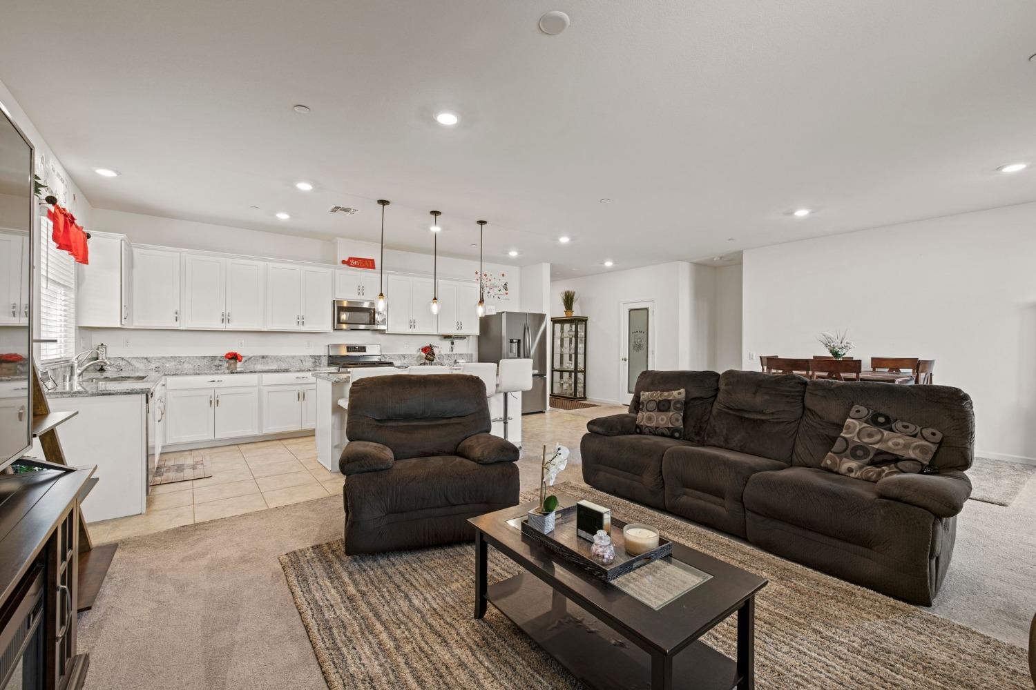 Detail Gallery Image 12 of 52 For 1355 Callison Way, Olivehurst,  CA 95961 - 4 Beds | 2 Baths