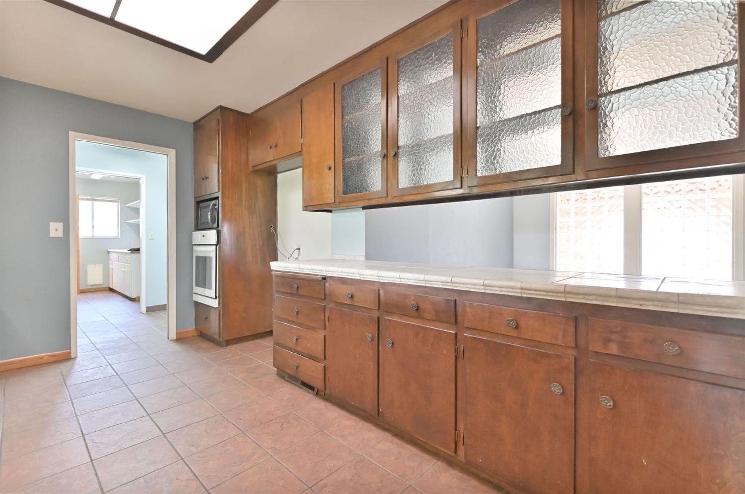 Detail Gallery Image 14 of 44 For 1413 Seville Way, Modesto,  CA 95355 - 3 Beds | 2 Baths