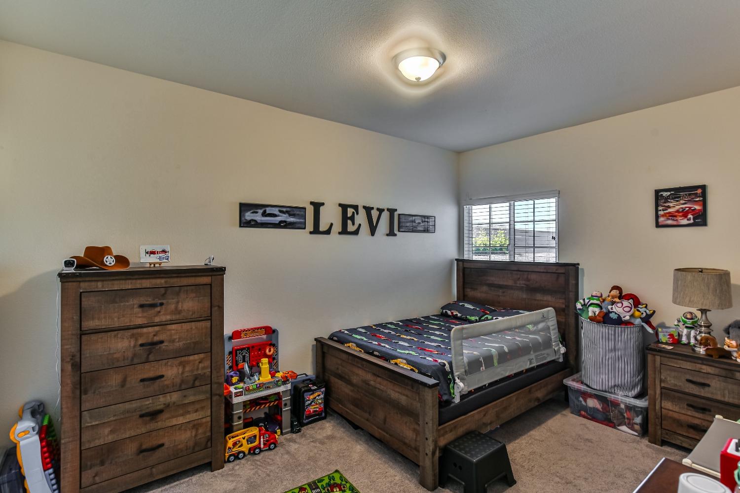 Detail Gallery Image 33 of 55 For 2008 Ellesworth Ct, Plumas Lake,  CA 95961 - 5 Beds | 3 Baths
