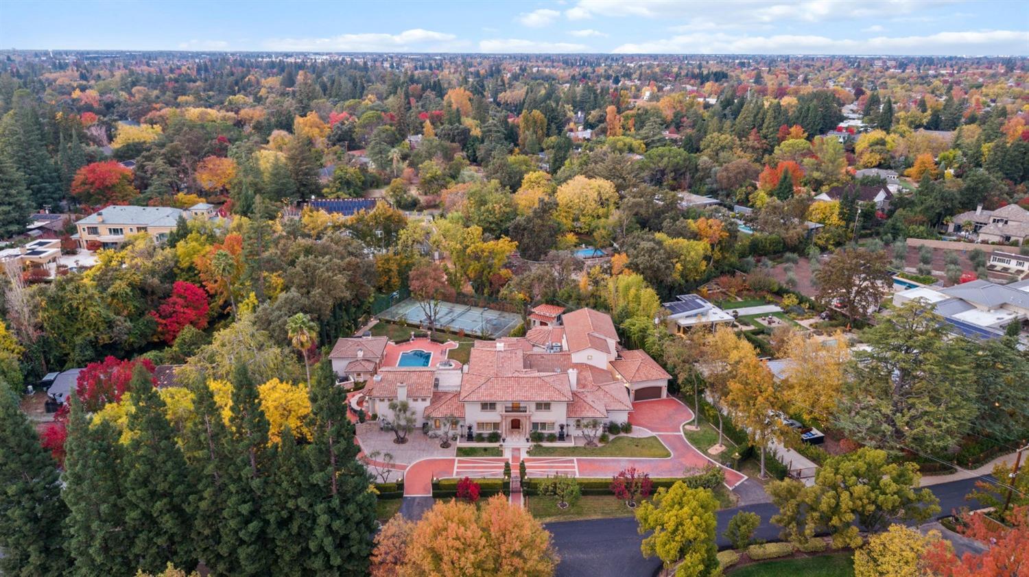 Detail Gallery Image 6 of 84 For 601 Crocker Rd, Sacramento,  CA 95864 - 4 Beds | 4/1 Baths