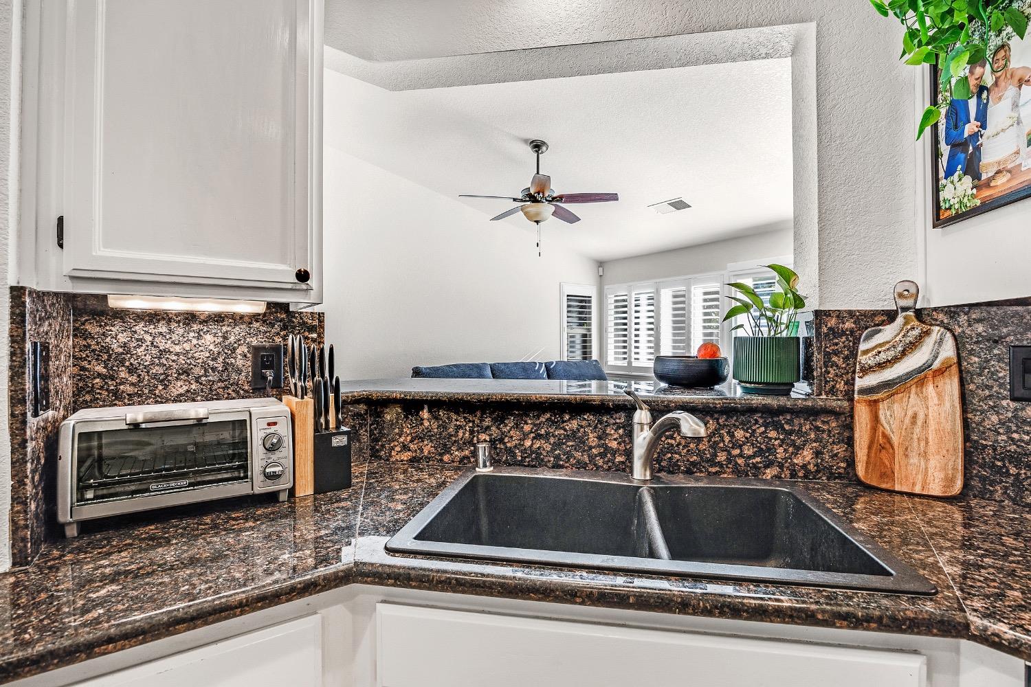 Detail Gallery Image 14 of 53 For 3646 Whispering Creek Cir, Stockton,  CA 95219 - 3 Beds | 2 Baths