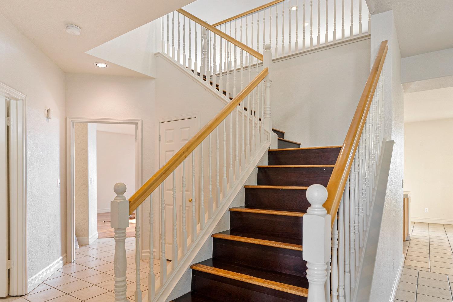 Detail Gallery Image 14 of 37 For 6541 Brook Hollow Circle, Stockton,  CA 95219 - 5 Beds | 3/1 Baths