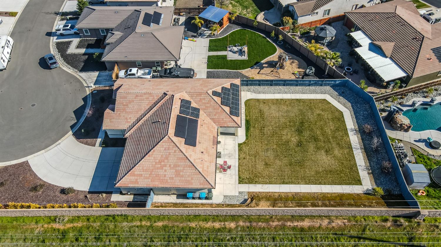Detail Gallery Image 52 of 55 For 2008 Ellesworth Ct, Plumas Lake,  CA 95961 - 5 Beds | 3 Baths