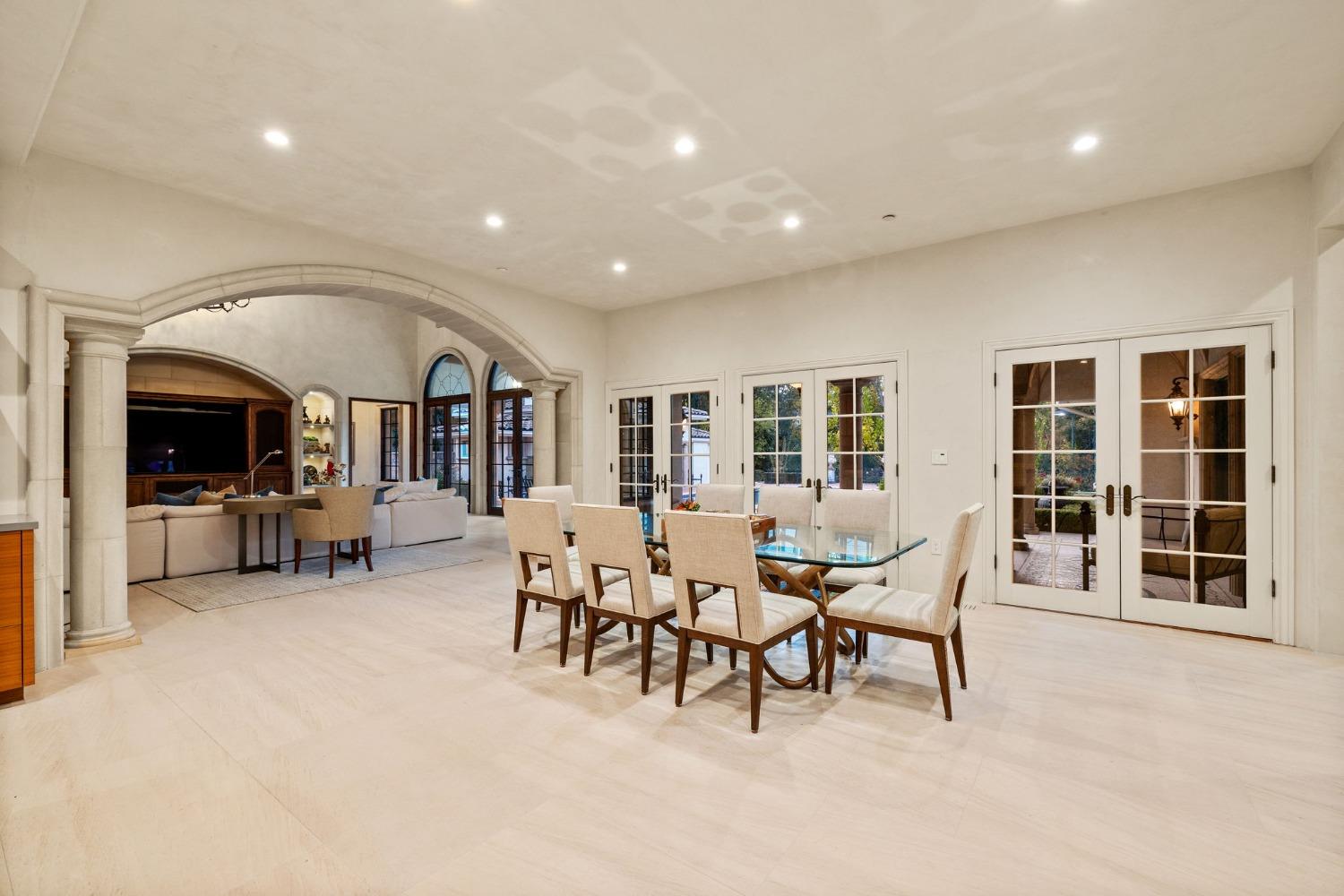 Detail Gallery Image 25 of 84 For 601 Crocker Rd, Sacramento,  CA 95864 - 4 Beds | 4/1 Baths