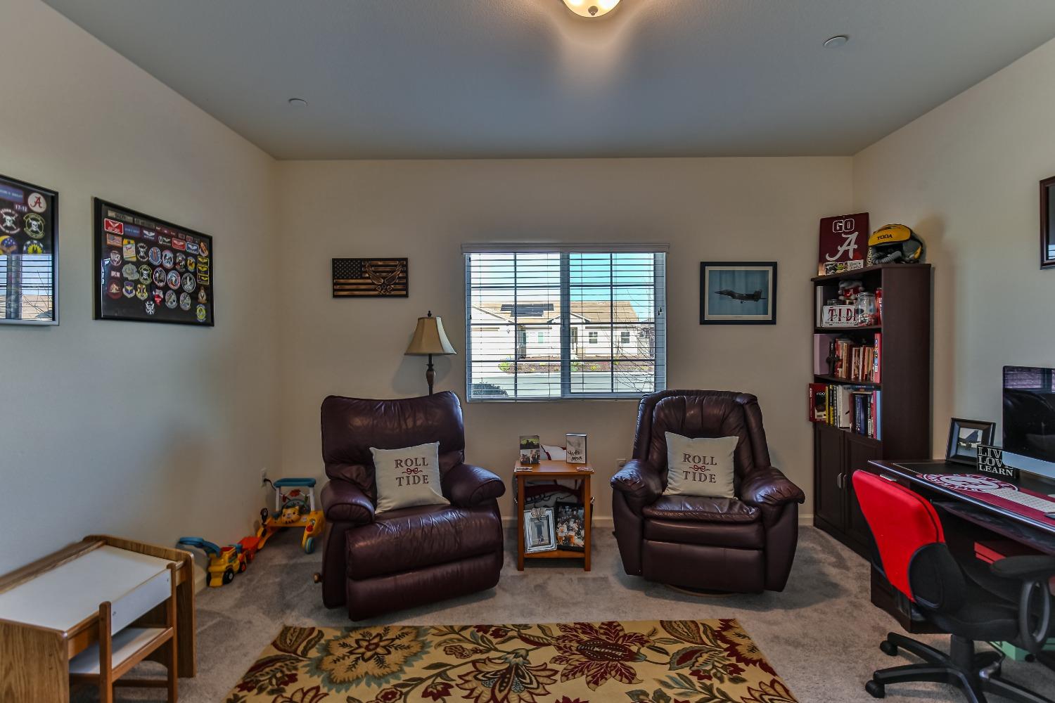 Detail Gallery Image 35 of 55 For 2008 Ellesworth Ct, Plumas Lake,  CA 95961 - 5 Beds | 3 Baths