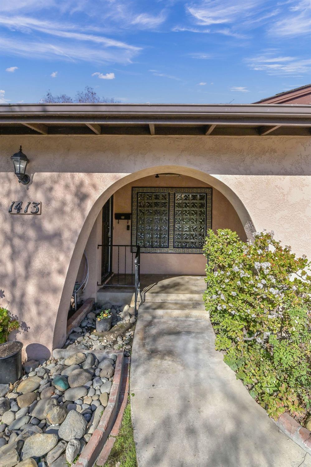 Detail Gallery Image 3 of 44 For 1413 Seville Way, Modesto,  CA 95355 - 3 Beds | 2 Baths