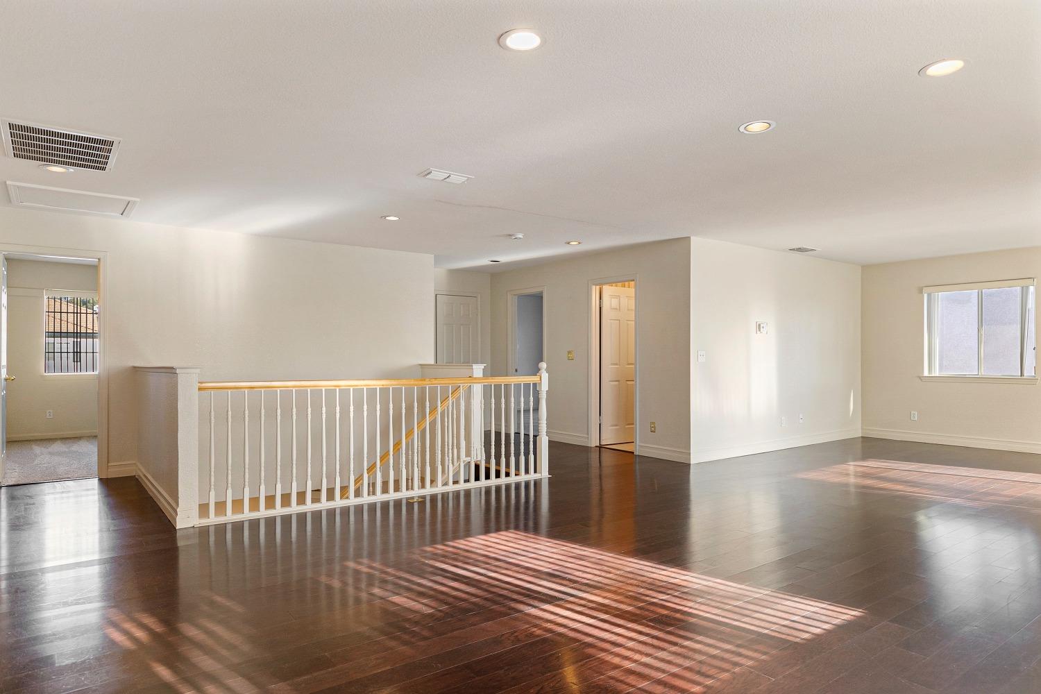 Detail Gallery Image 17 of 37 For 6541 Brook Hollow Circle, Stockton,  CA 95219 - 5 Beds | 3/1 Baths