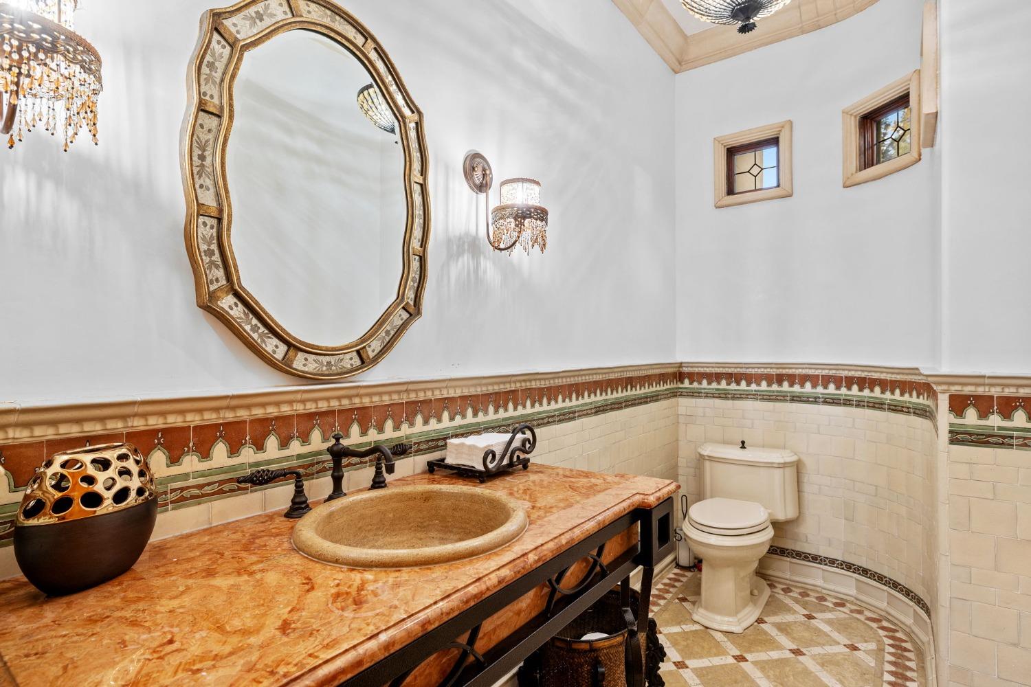 Detail Gallery Image 14 of 84 For 601 Crocker Rd, Sacramento,  CA 95864 - 4 Beds | 4/1 Baths