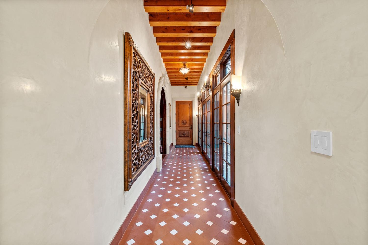 Detail Gallery Image 31 of 84 For 601 Crocker Rd, Sacramento,  CA 95864 - 4 Beds | 4/1 Baths