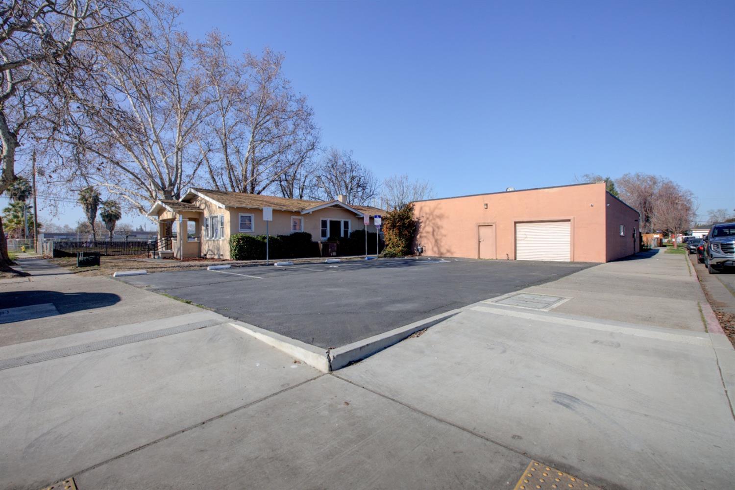 Detail Gallery Image 2 of 28 For 318 N Thor St, Turlock,  CA 95380 - – Beds | – Baths