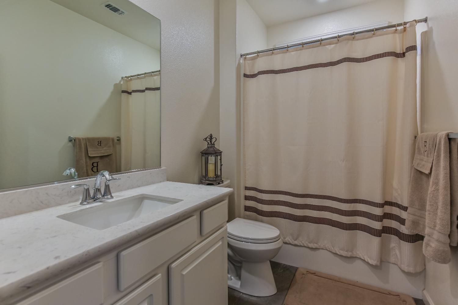 Detail Gallery Image 40 of 55 For 2008 Ellesworth Ct, Plumas Lake,  CA 95961 - 5 Beds | 3 Baths