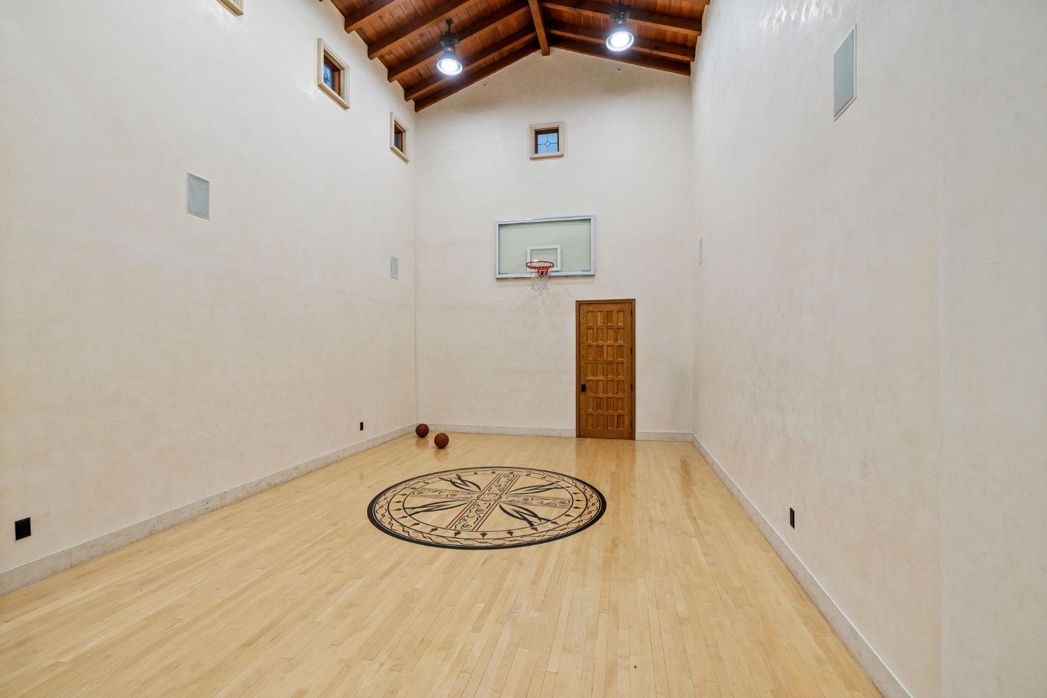 Detail Gallery Image 53 of 84 For 601 Crocker Rd, Sacramento,  CA 95864 - 4 Beds | 4/1 Baths