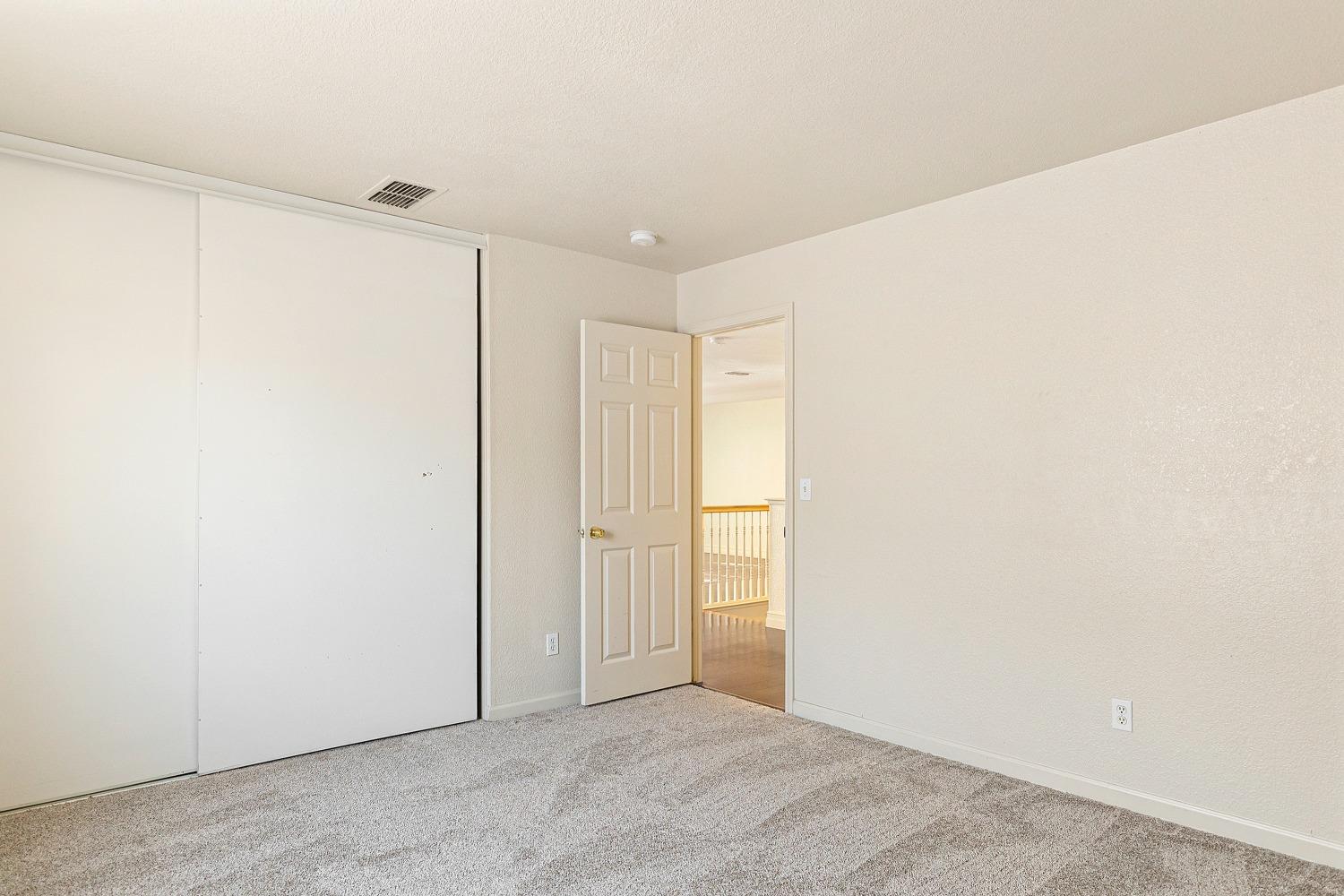 Detail Gallery Image 25 of 37 For 6541 Brook Hollow Circle, Stockton,  CA 95219 - 5 Beds | 3/1 Baths