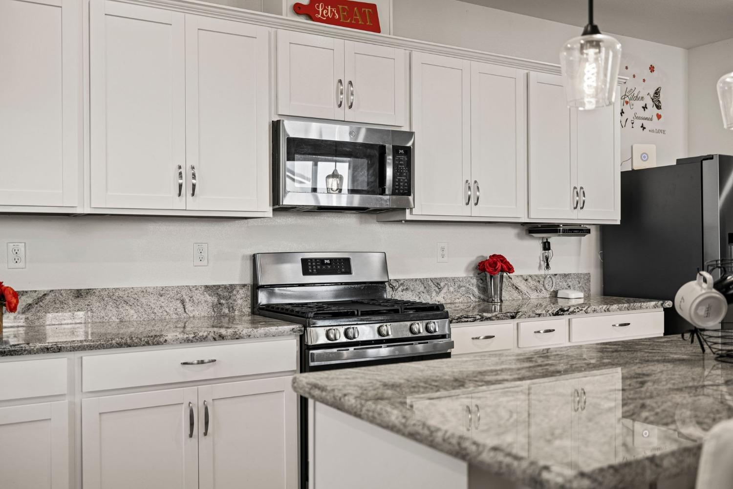 Detail Gallery Image 1 of 52 For 1355 Callison Way, Olivehurst,  CA 95961 - 4 Beds | 2 Baths