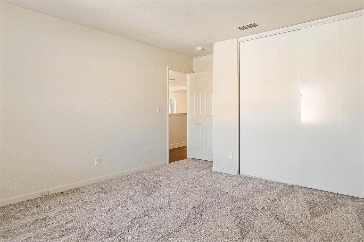 Detail Gallery Image 22 of 37 For 6541 Brook Hollow Circle, Stockton,  CA 95219 - 5 Beds | 3/1 Baths