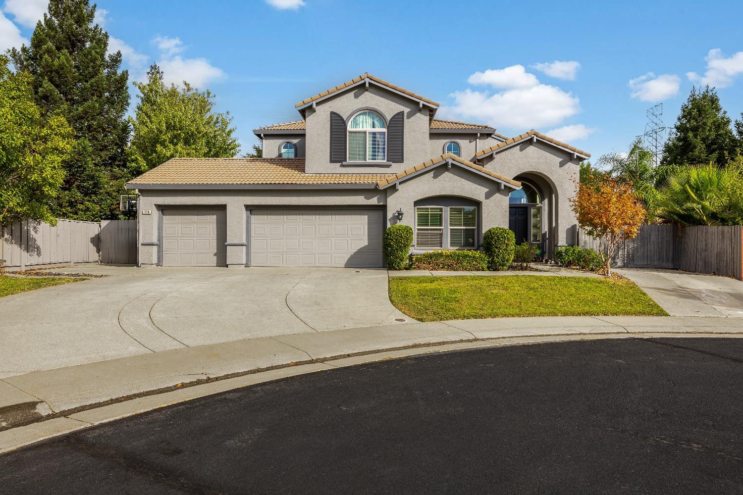 Detail Gallery Image 1 of 1 For 216 Eucalyptus Ct, Roseville,  CA 95747 - 4 Beds | 3 Baths