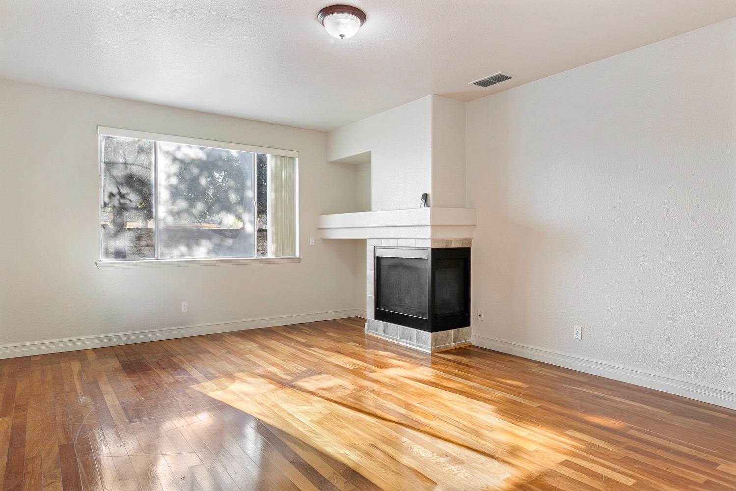 Detail Gallery Image 31 of 37 For 6541 Brook Hollow Circle, Stockton,  CA 95219 - 5 Beds | 3/1 Baths