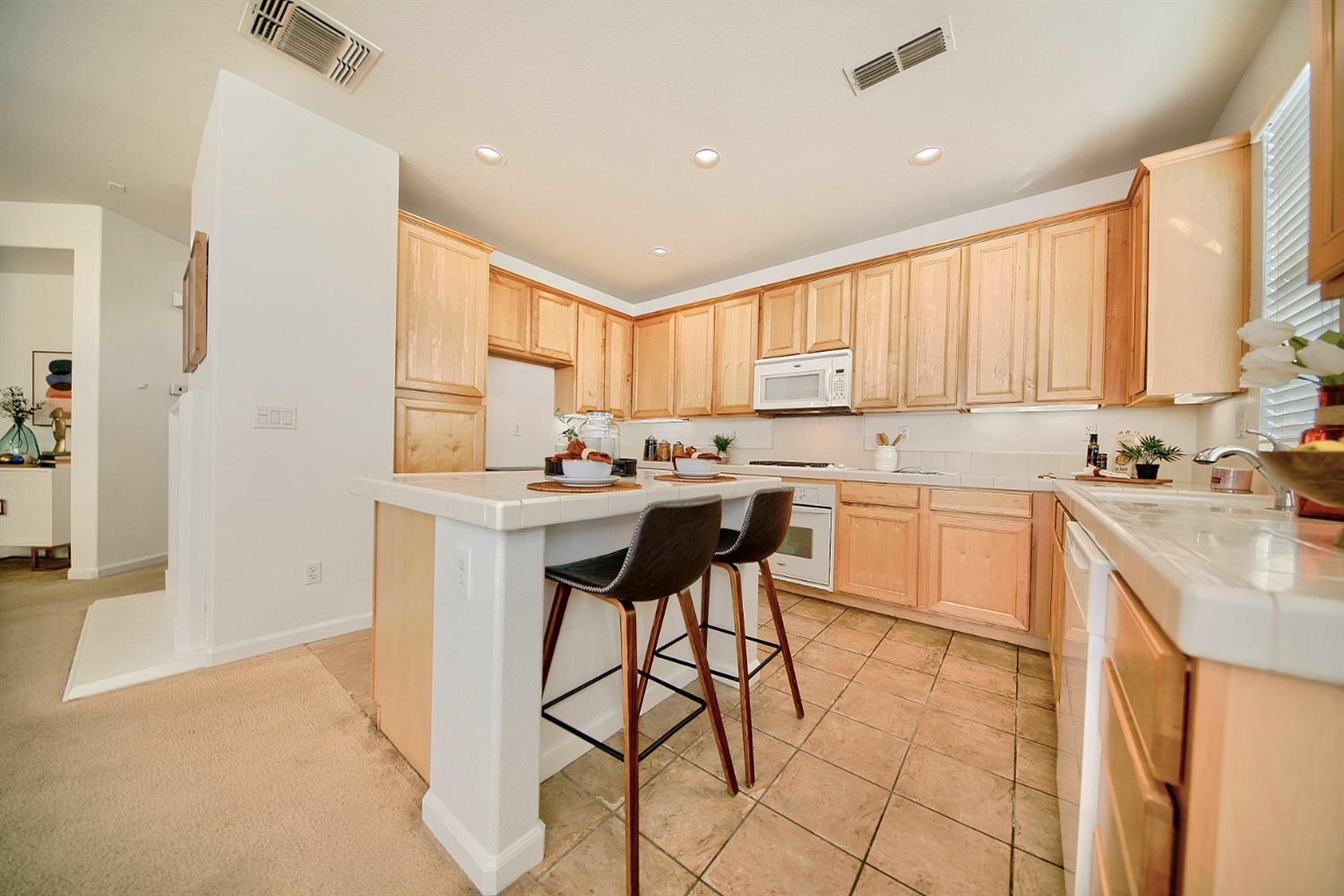 Detail Gallery Image 12 of 36 For 5249 Vesta Cir, Stockton,  CA 95219 - 3 Beds | 2/1 Baths