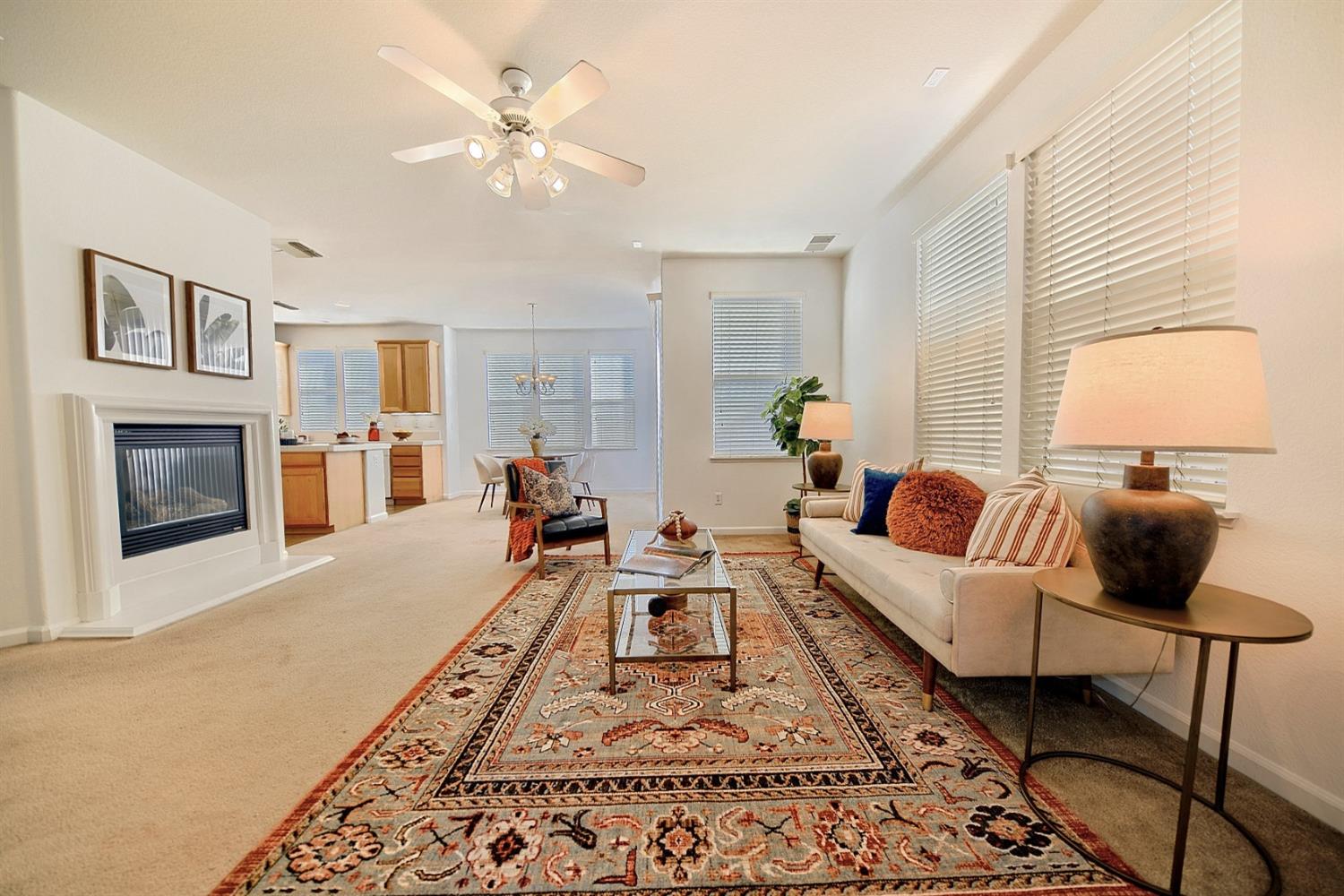 Detail Gallery Image 5 of 36 For 5249 Vesta Cir, Stockton,  CA 95219 - 3 Beds | 2/1 Baths