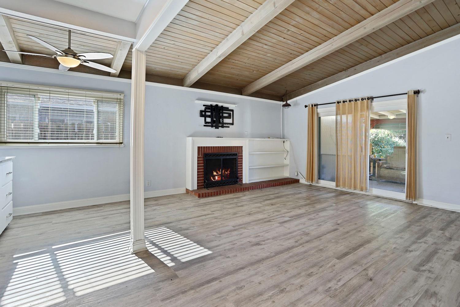 Detail Gallery Image 9 of 39 For 6015 Williamsburg Pl, Stockton,  CA 95207 - 3 Beds | 2 Baths