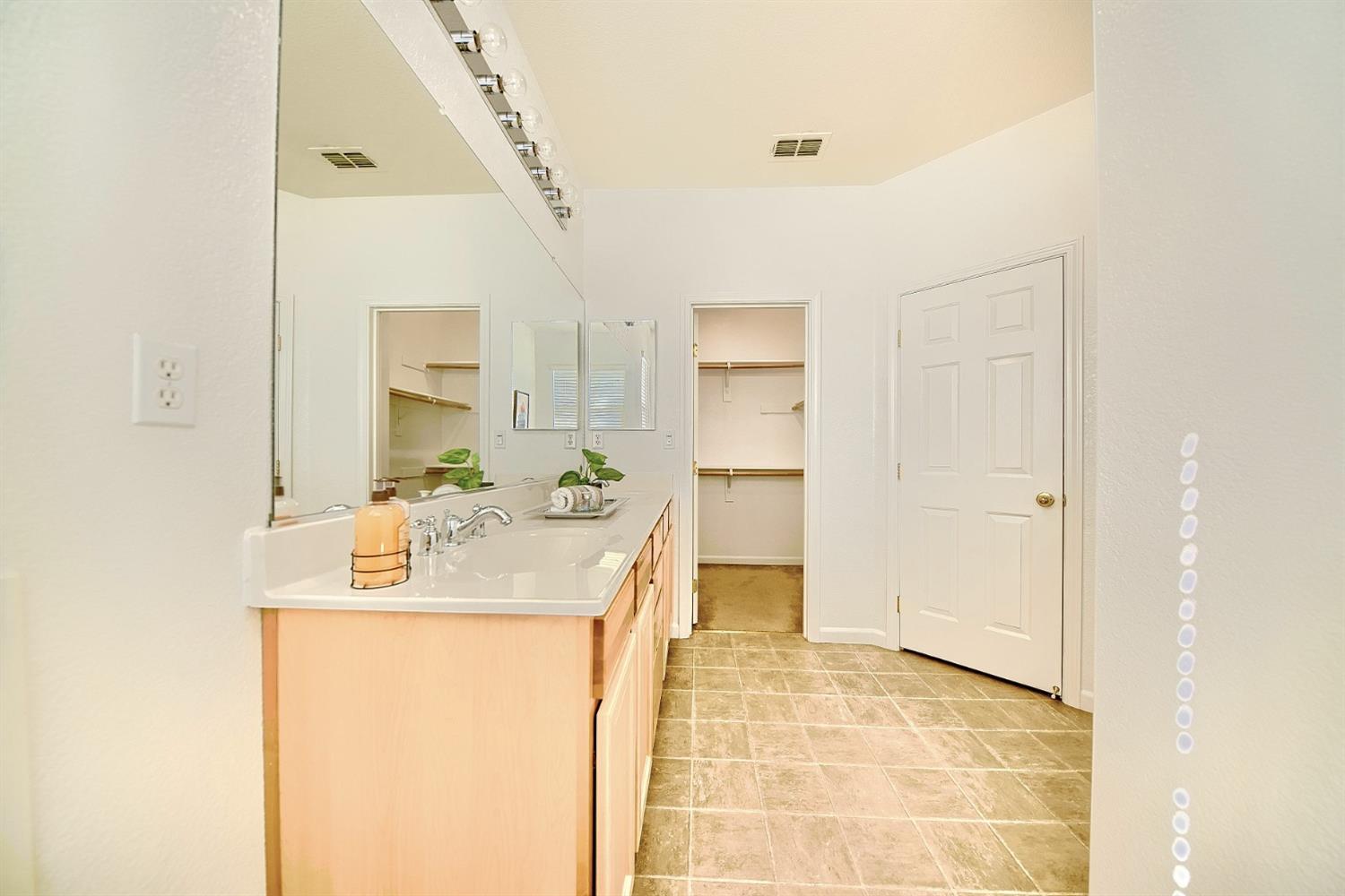 Detail Gallery Image 22 of 36 For 5249 Vesta Cir, Stockton,  CA 95219 - 3 Beds | 2/1 Baths