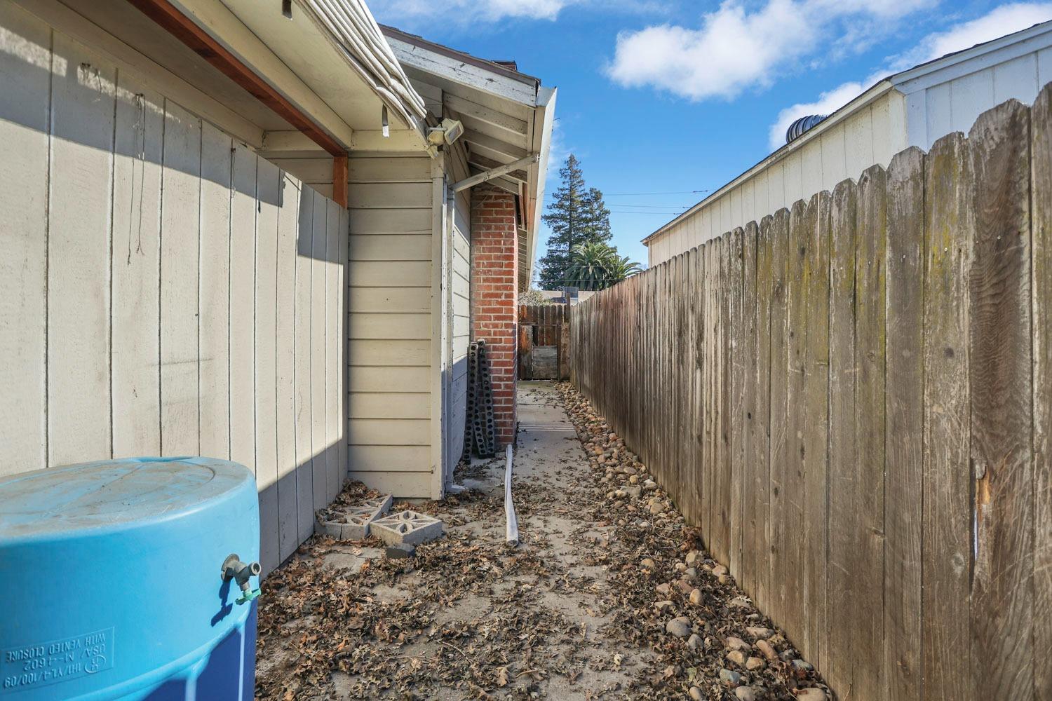 Detail Gallery Image 33 of 39 For 6015 Williamsburg Pl, Stockton,  CA 95207 - 3 Beds | 2 Baths