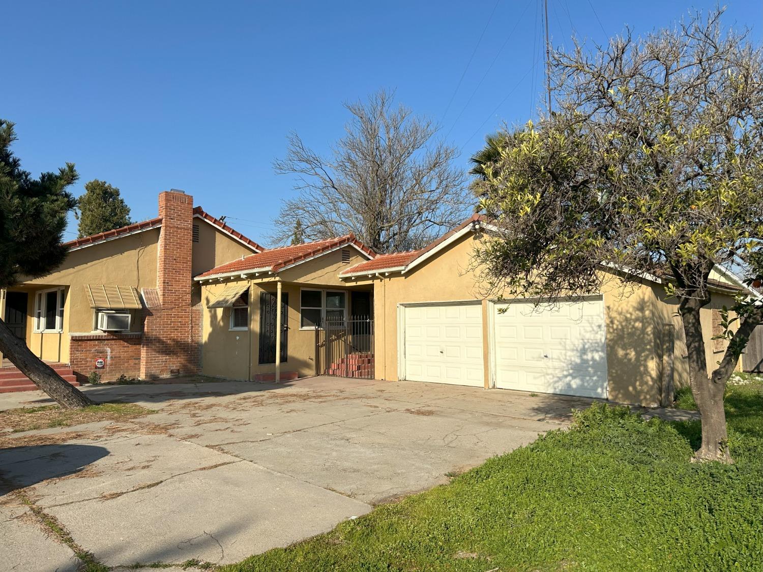Detail Gallery Image 1 of 1 For 1735 Paradise Rd, Modesto,  CA 95358 - 2 Beds | 2 Baths