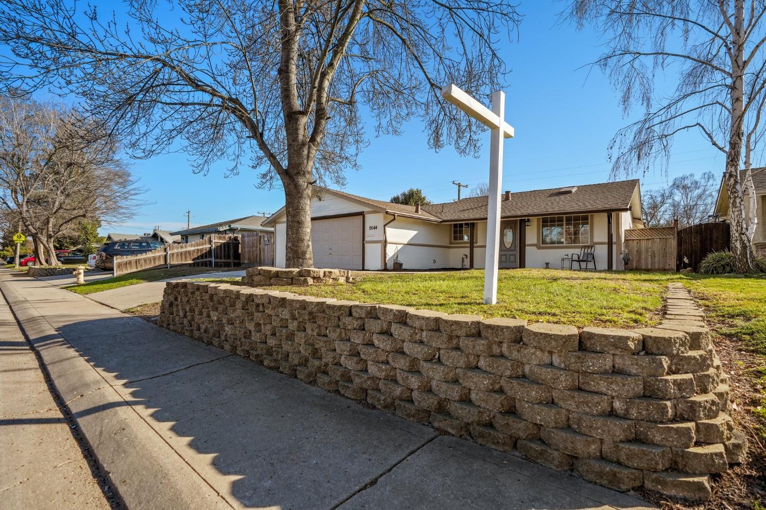 Detail Gallery Image 6 of 31 For 2644 Cypress Ave, Stockton,  CA 95207 - 3 Beds | 2 Baths